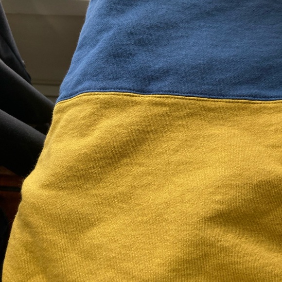 Cropped striped sweatshirt - Picture 6 of 7